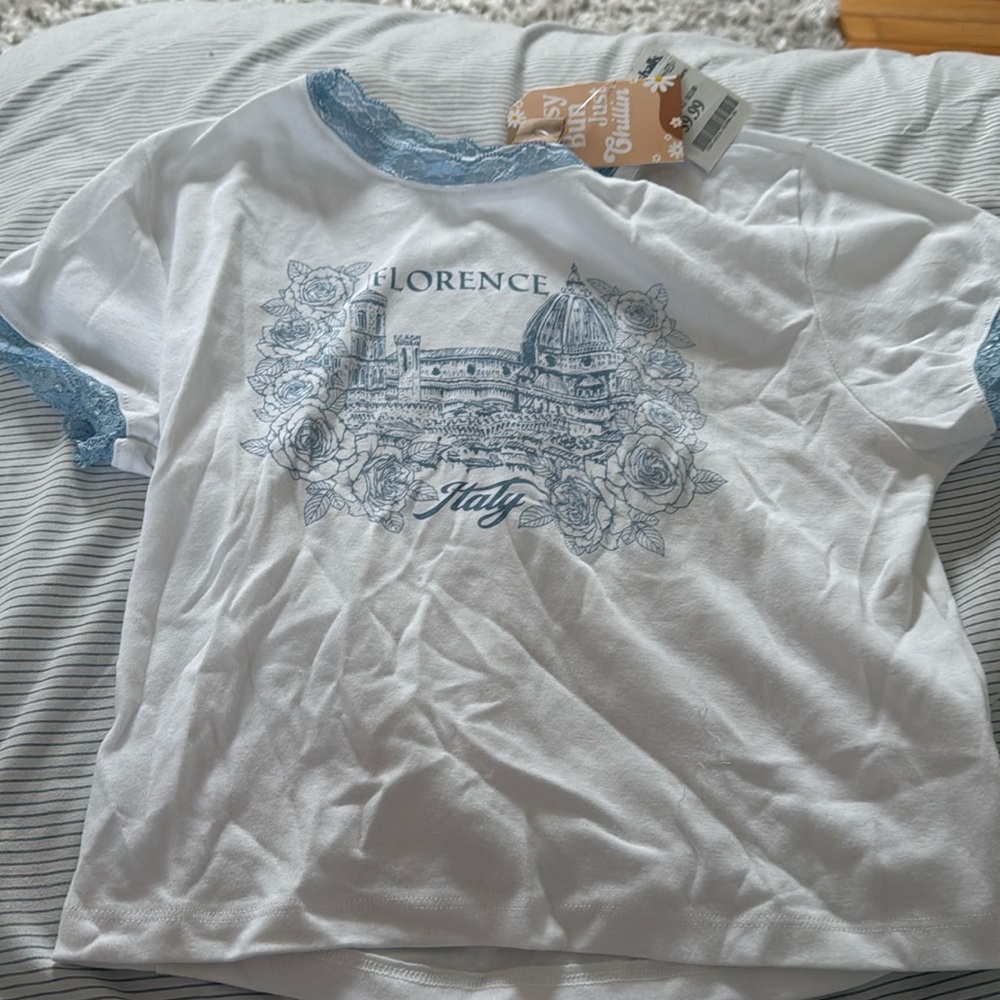 Cropped tee , Italy graphic , super stylish